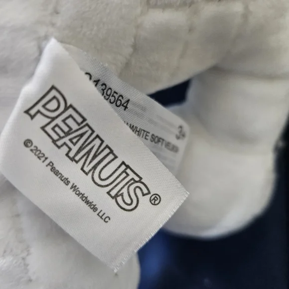 Peanuts Snoopy Plush Toy - White and Black - Picture 6 of 6